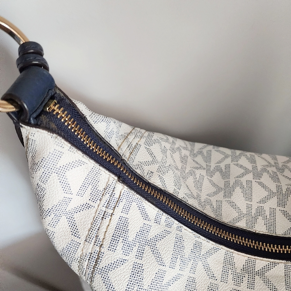 Michael Kors‎ Anita Navy and White Signature Shoulder Bag - Picture 10 of 14